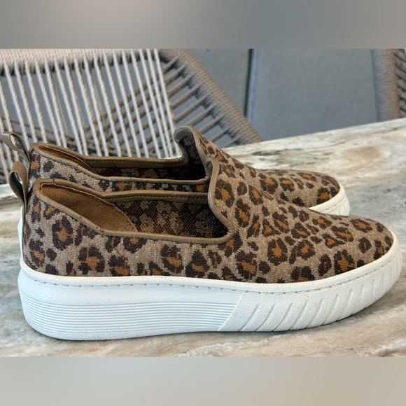 Women’s SOFFT Pavina leopard print slip on sneakers- Size 7.5 - Picture 4 of 7